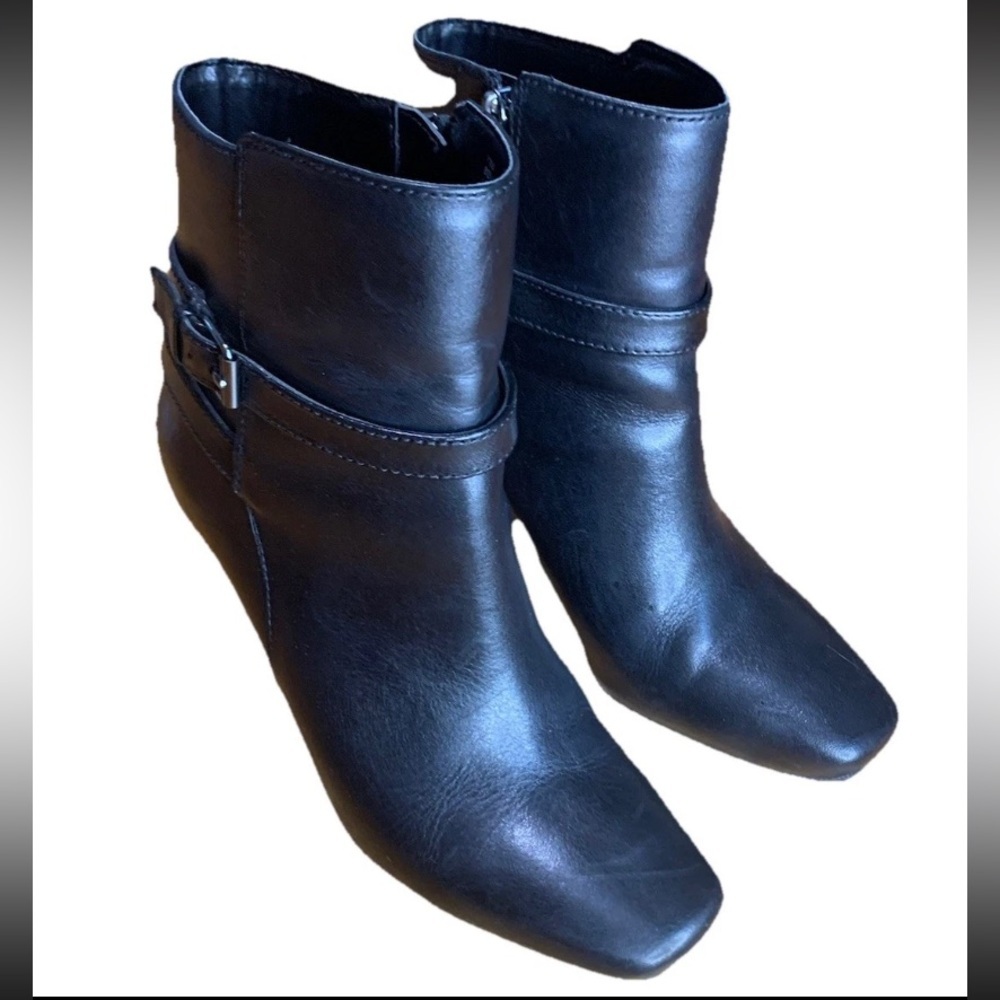 Bandolino Women’s Leather Ankle Booties Black